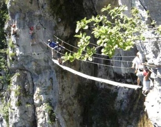  Desafía el vértigo en un acantilado 